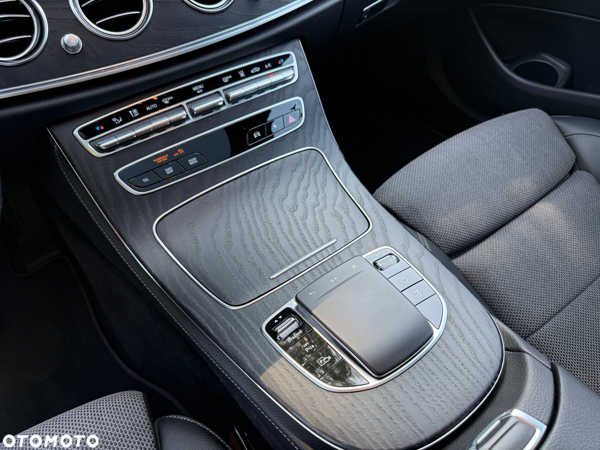 Mercedes-Benz Klasa E 300 d 9G-TRONIC - 18