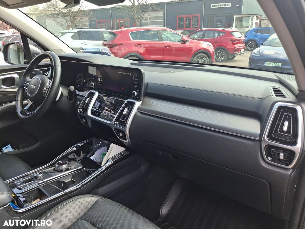 Kia Sorento 2.2 DSL 8AT 4x4 Cosmo - 29