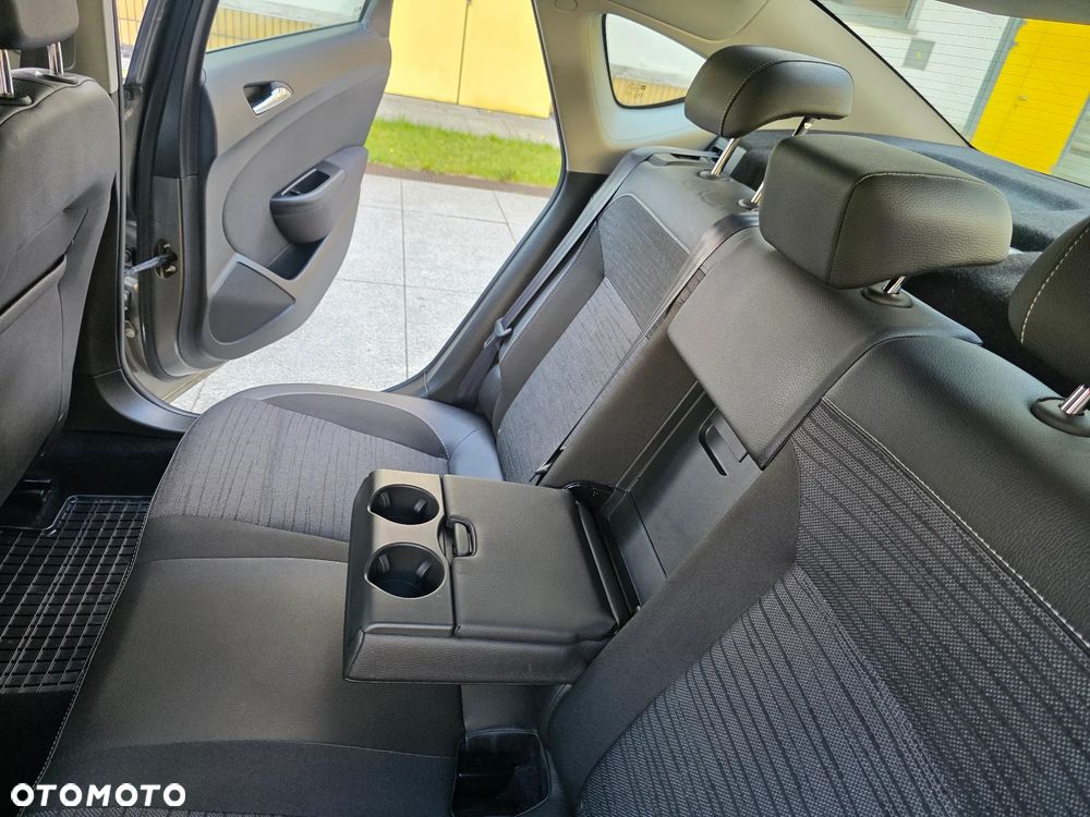 Opel Astra 1.4 T Enjoy - 19