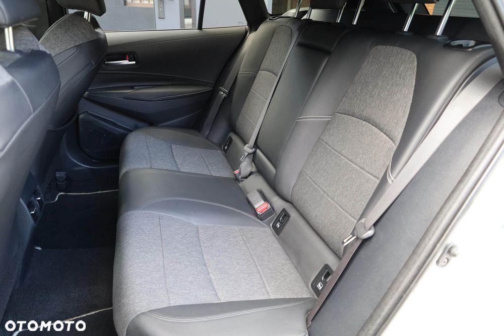 Toyota Corolla 2.0 Hybrid Style - 38