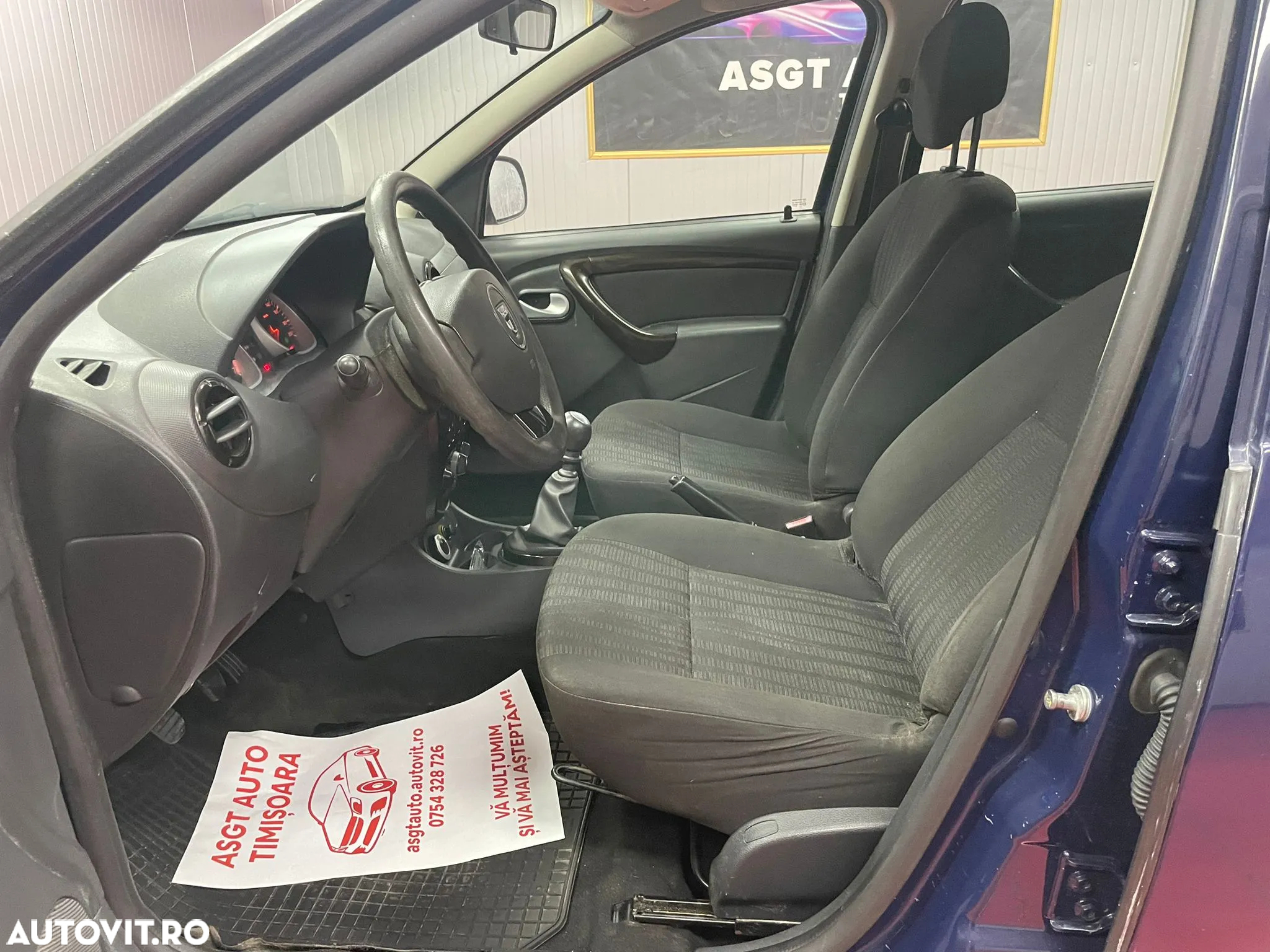Dacia Duster 1.6 4x4 - 11