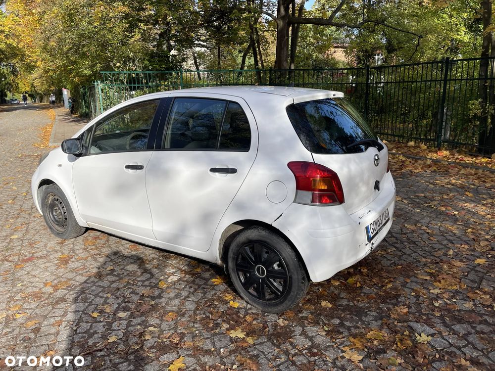 Toyota Yaris - 11