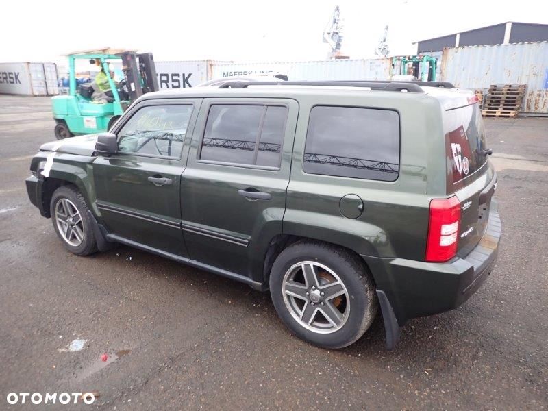 Jeep Patriot 2.4 Limited CVT2 - 8