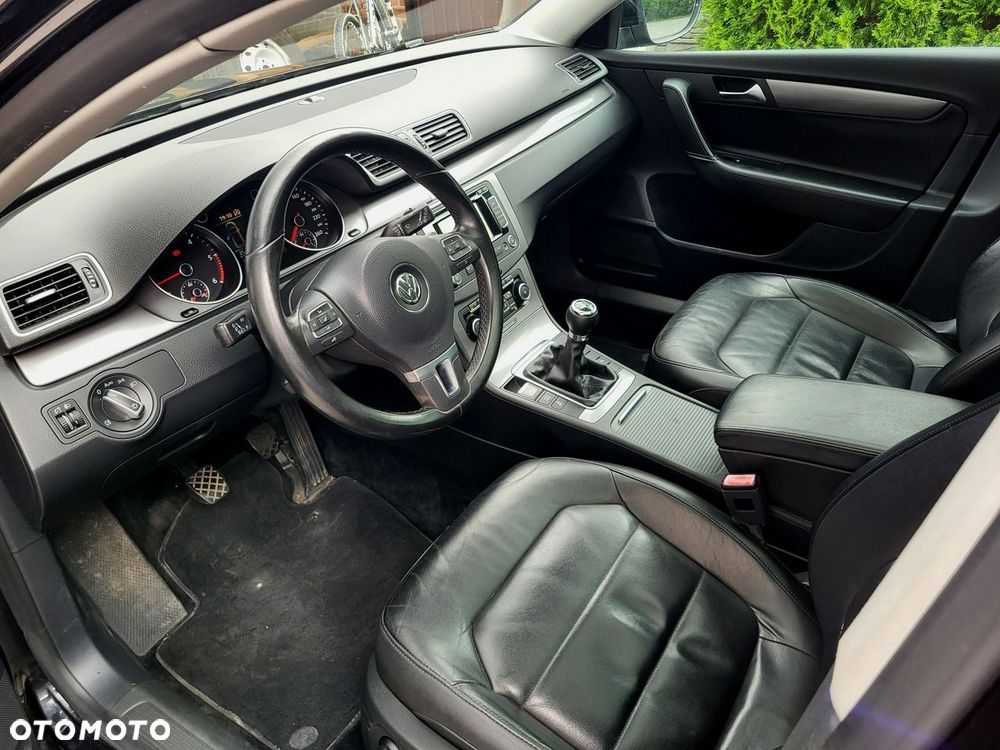 Volkswagen Passat - 22