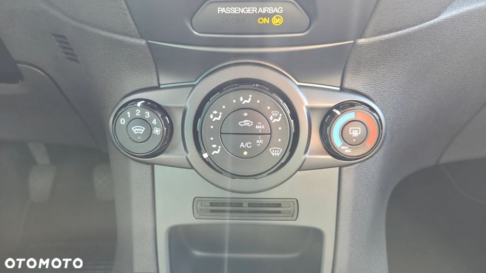 Ford Fiesta 1.4 Trend EU5 - 34