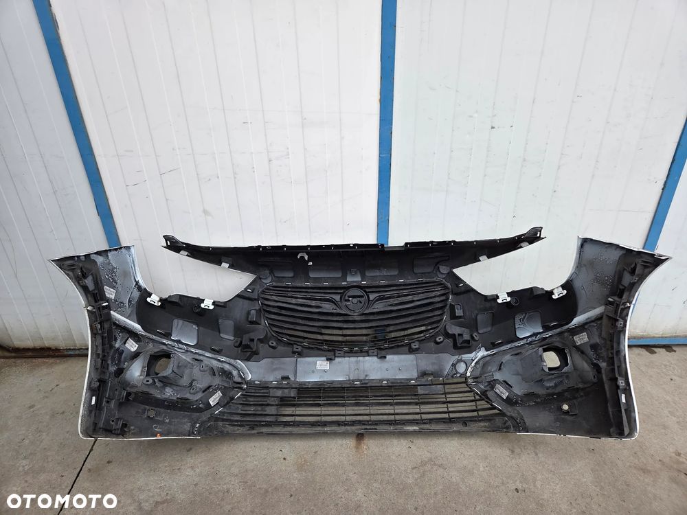 Zderzak przedni Opel Combo E - 11