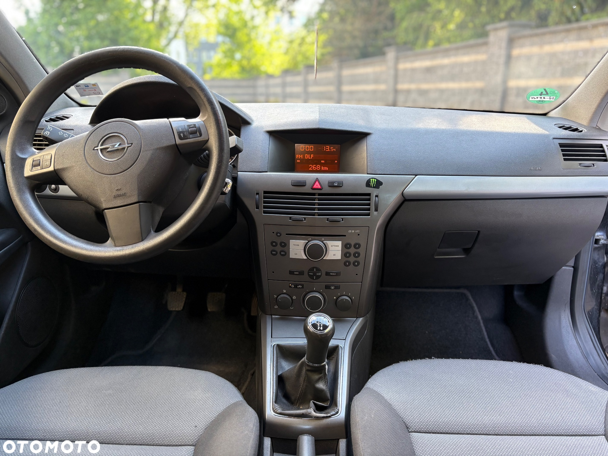 Opel Astra GTC 1.6 - 7