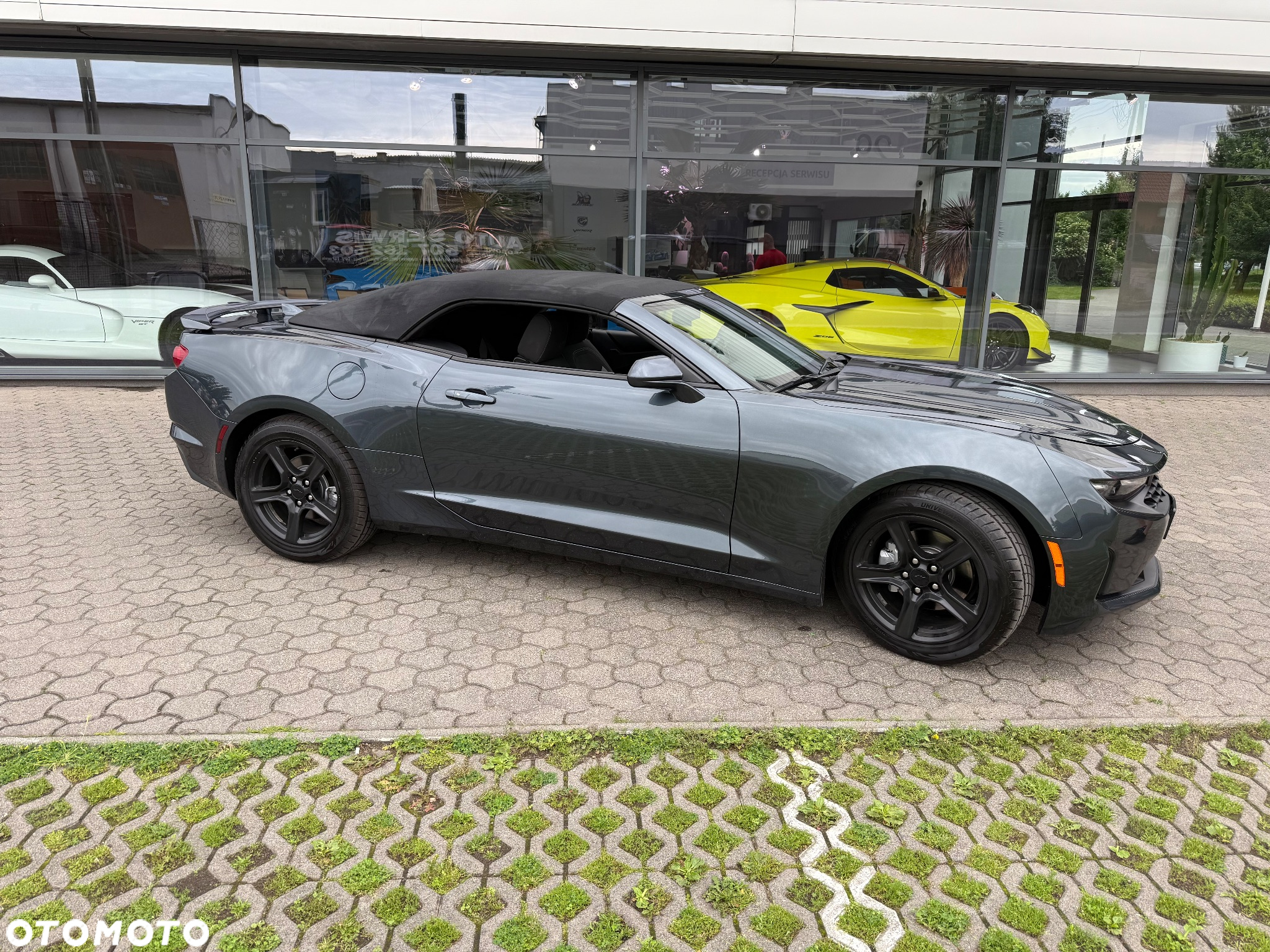 Chevrolet Camaro - 12