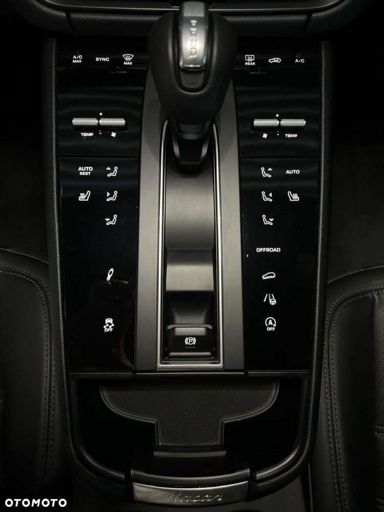 Porsche Macan T - 18