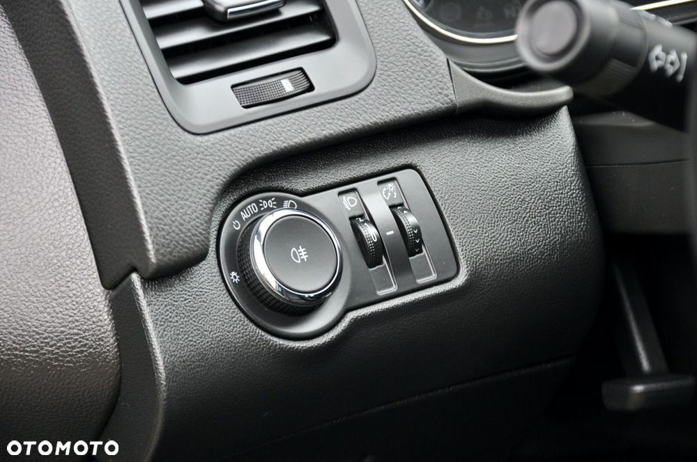 Opel Insignia - 34