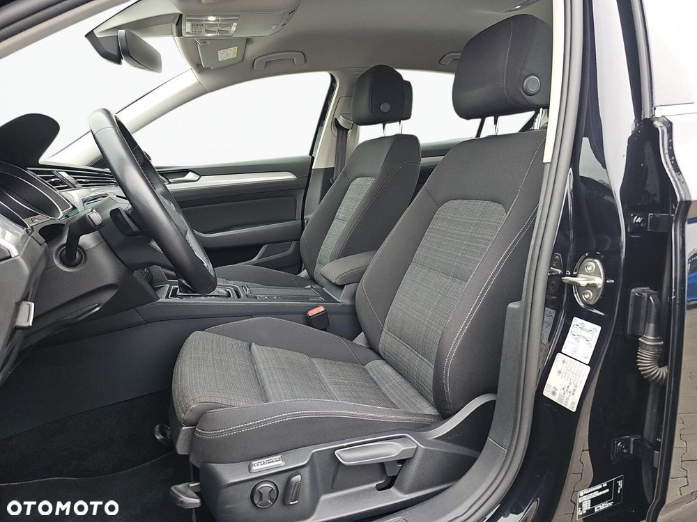 Volkswagen Passat - 13