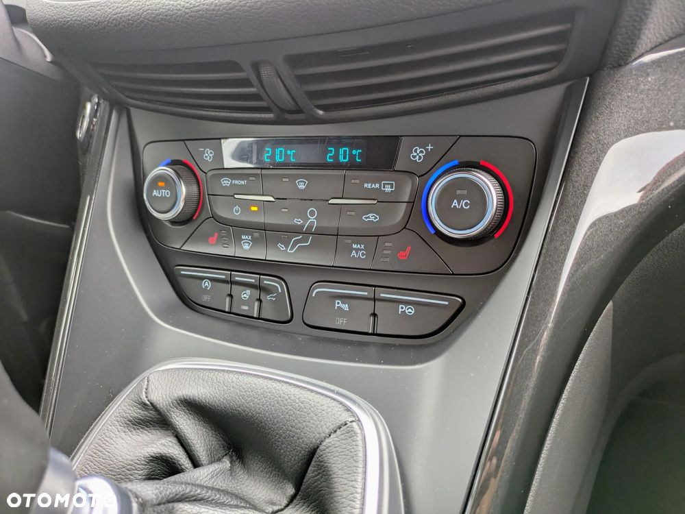 Ford Kuga 1.5 EcoBoost 2x4 ST-Line - 24