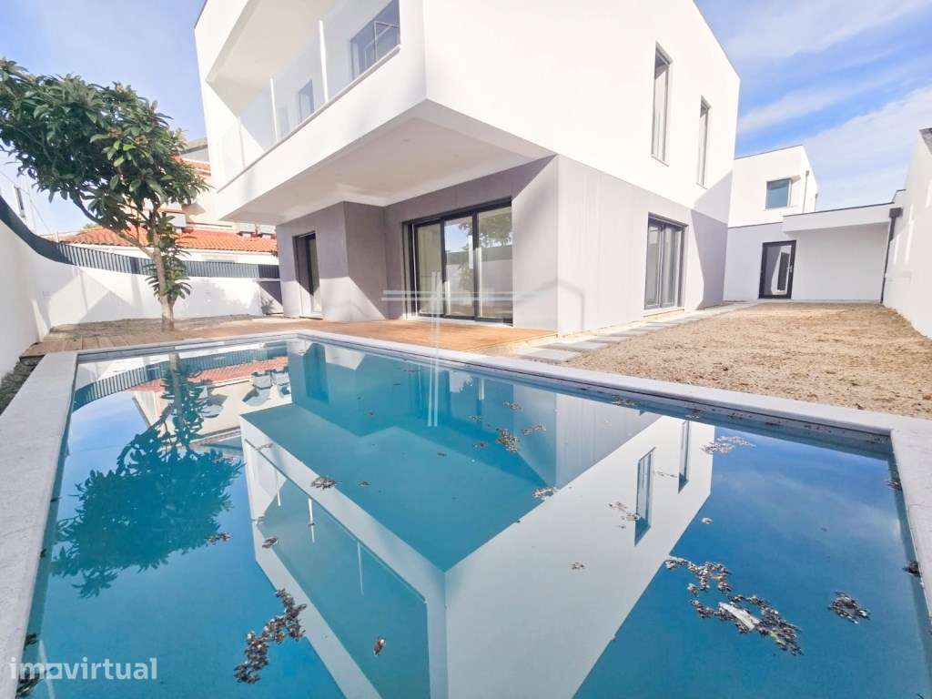 Moradia Isolada com piscina e garagem - Aroeira - Grande imagem: 2/40