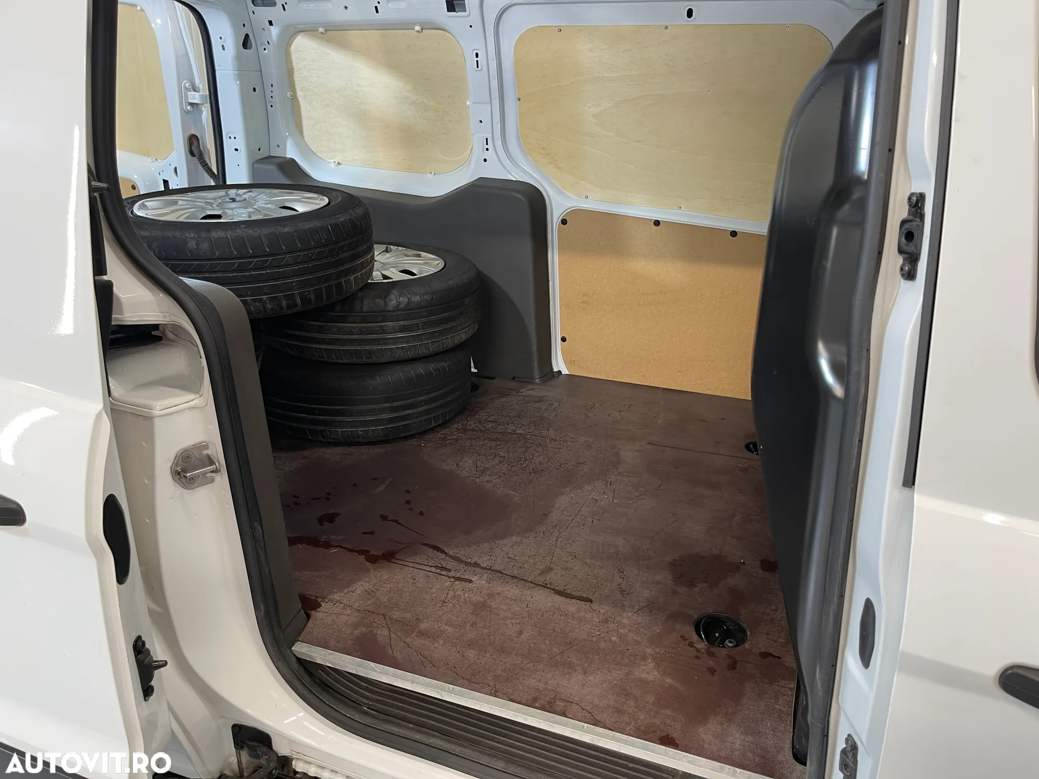 Ford Transit Connect - 6