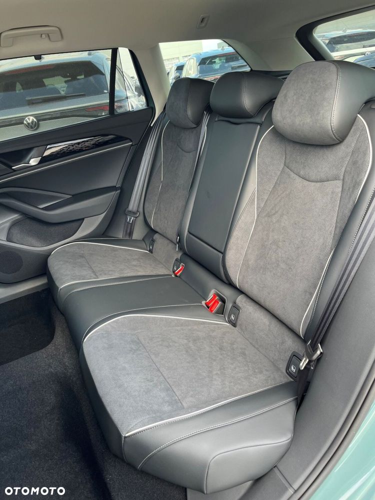 Volkswagen Passat Variant 1.5 TSI ACT mHEV Elegance DSG - 12