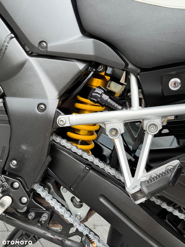 Suzuki V-STROM - 30
