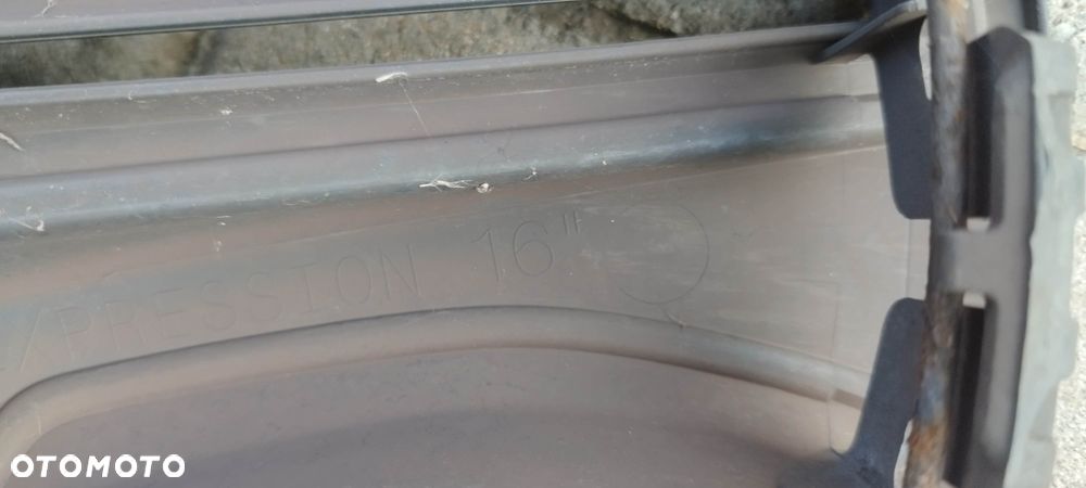 kołpaki 2szt 16 dacia - 2