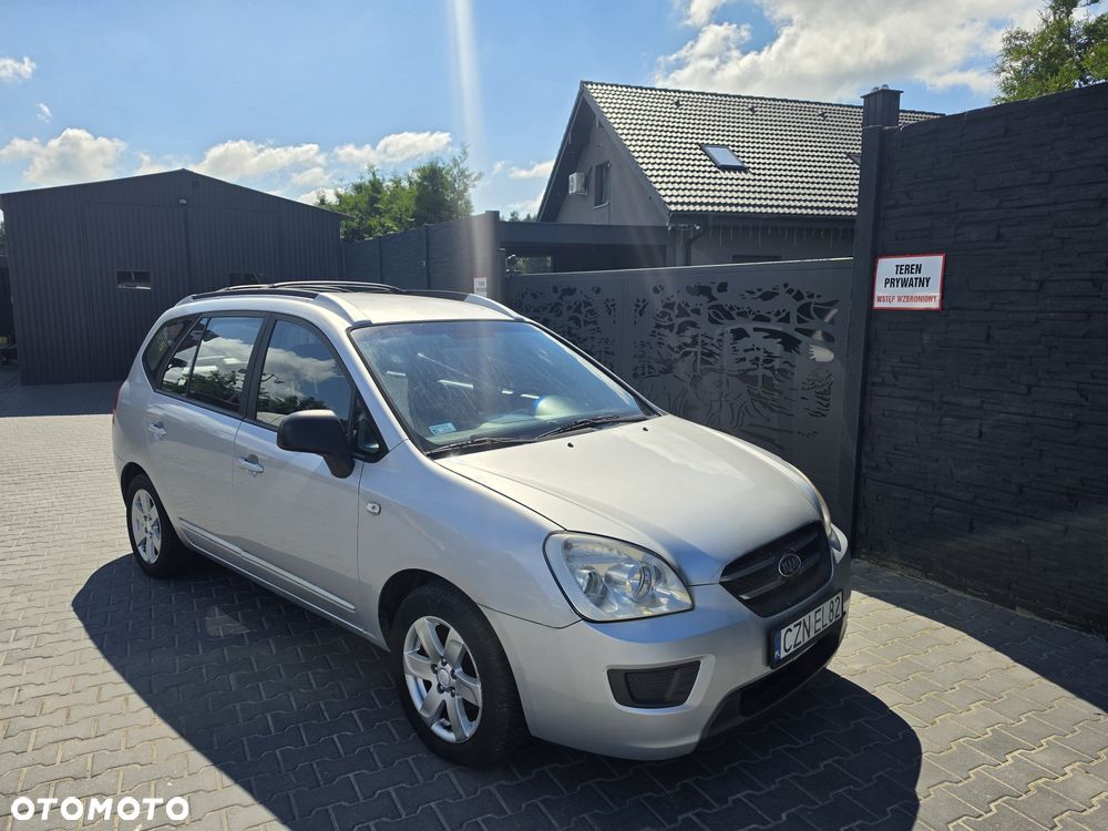 Kia Carens - 2