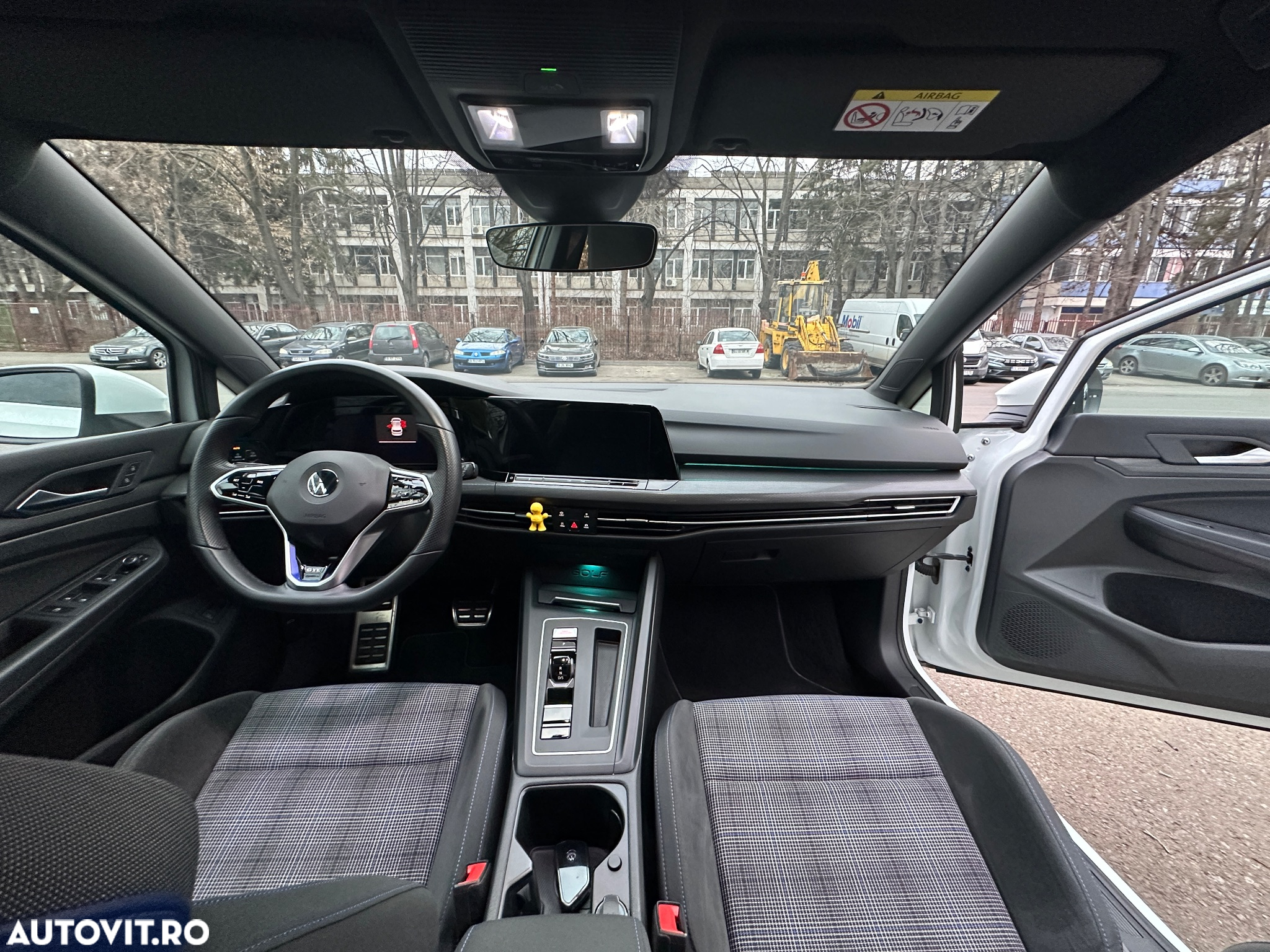 Volkswagen Golf - 11