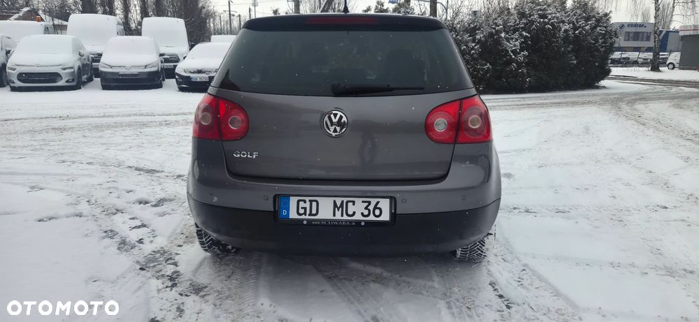 Volkswagen Golf - 10
