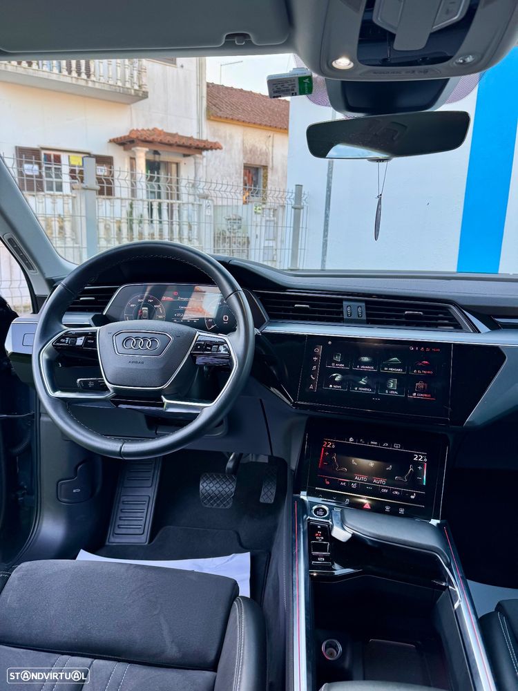 Audi Q8 e-Tron 55 quattro advanced - 11