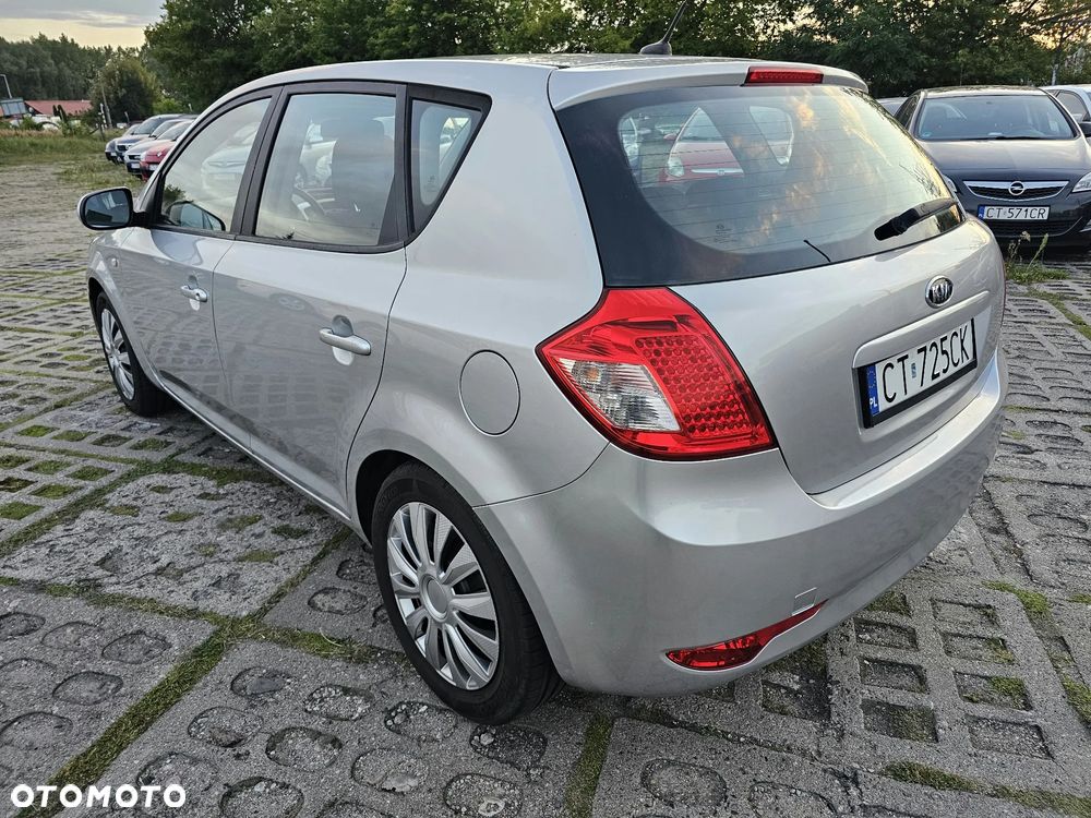 Kia Ceed - 5