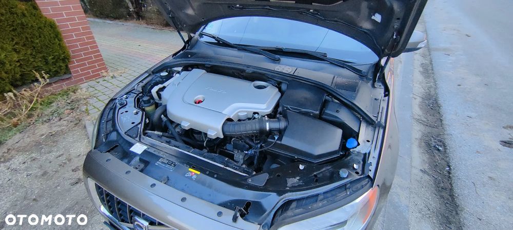Volvo V70 2.4D Momentum - 21