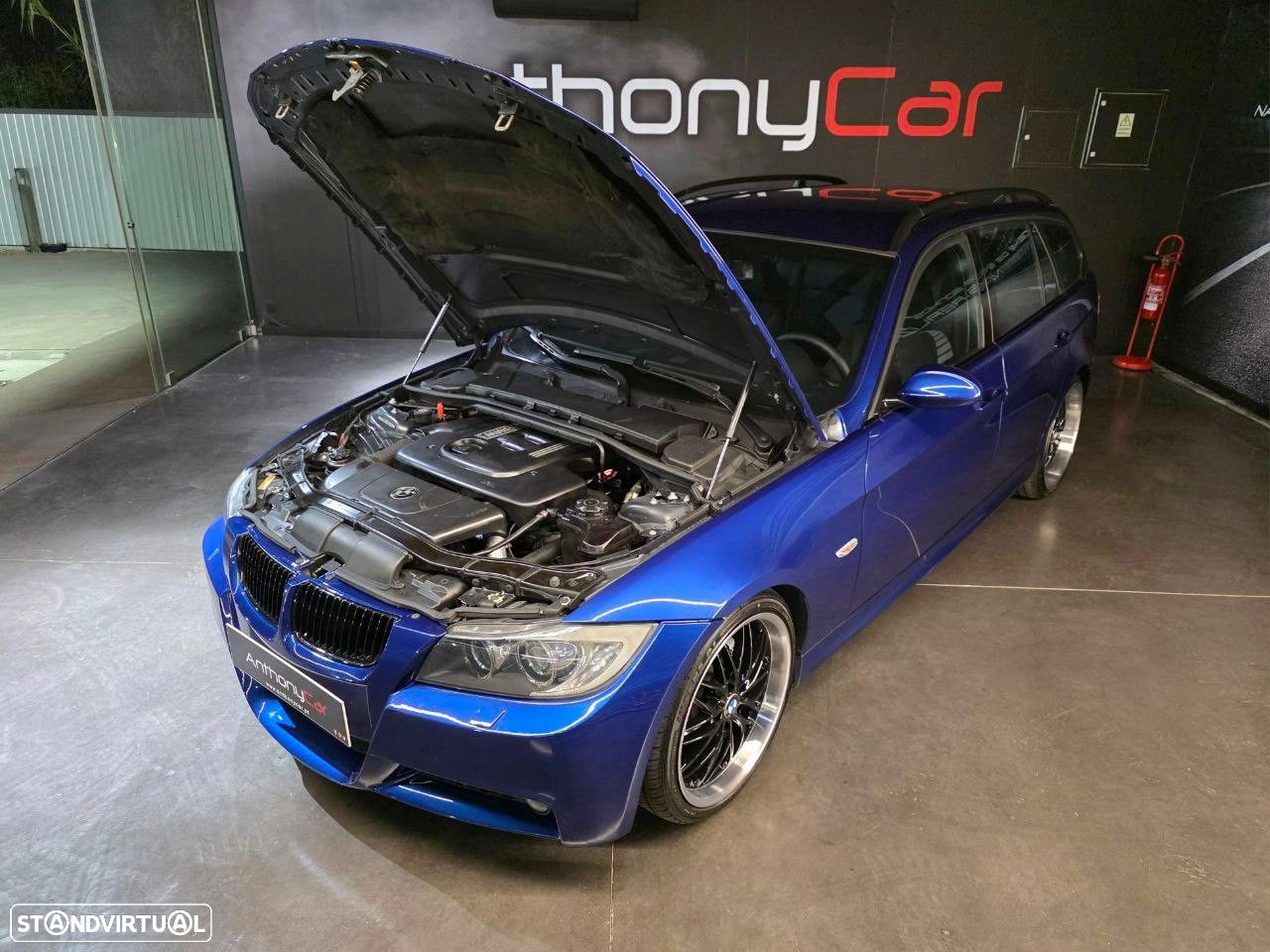 BMW 320 d Touring Exclusive - 24