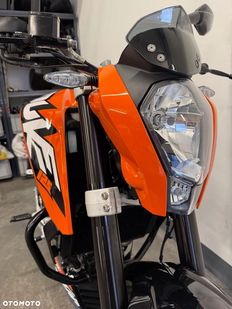KTM Duke 125 - 34