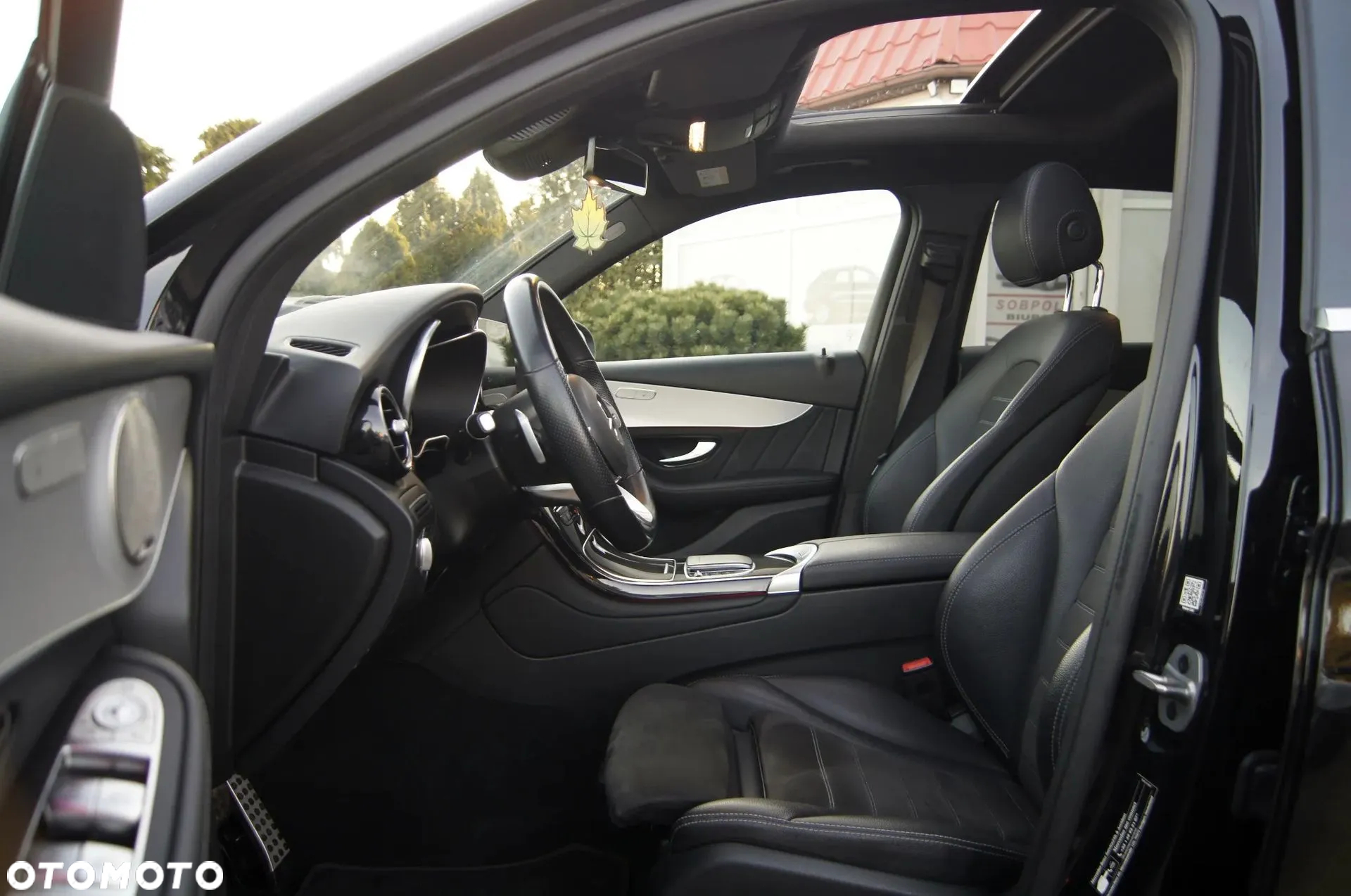 Mercedes-Benz GLC 300 e 4Matic 9G-TRONIC AMG Line Plus - 8