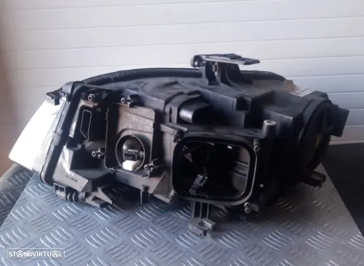 Optica Direita Audi A4 B8 2.0TDI 2009 Ref: 8K0941004C - 2