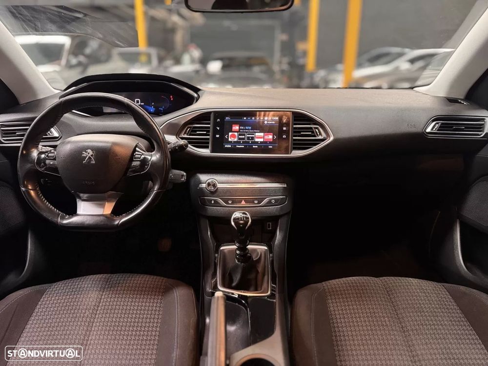 Peugeot 308 SW - 11