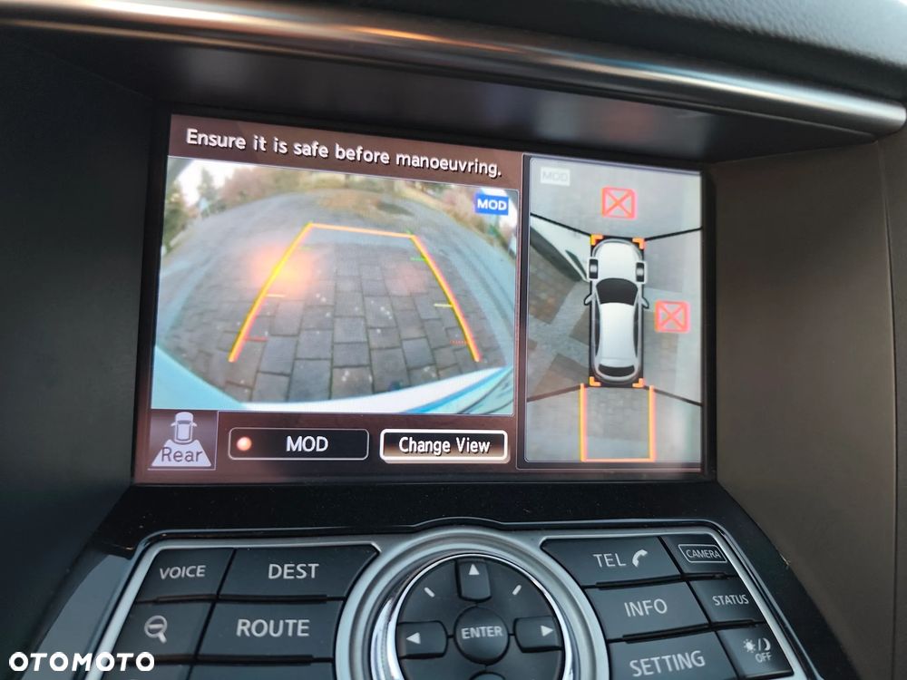 Infiniti Q70 3.0d S - 18