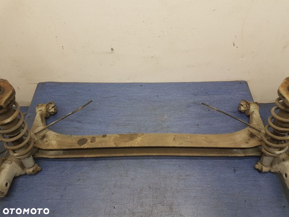 TOYOTA COROLLA VERSO I LIFT 2.0 D4D BELKA ZAWIESZENIA TYŁ - 4