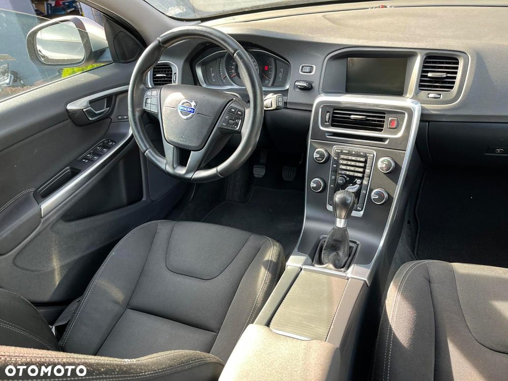 Volvo V60 DRIVe Momentum - 3