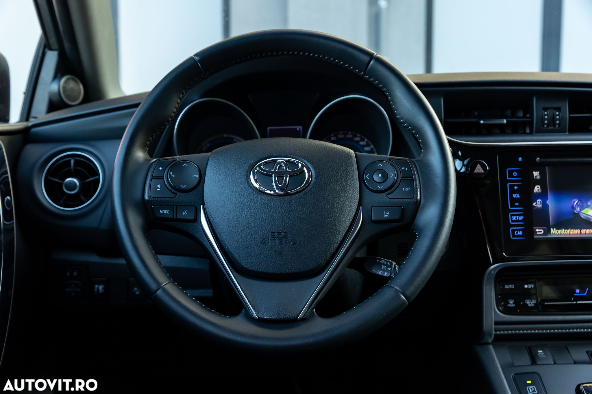 Toyota Auris 1.8 L VVT-i Hybrid Sol - 18