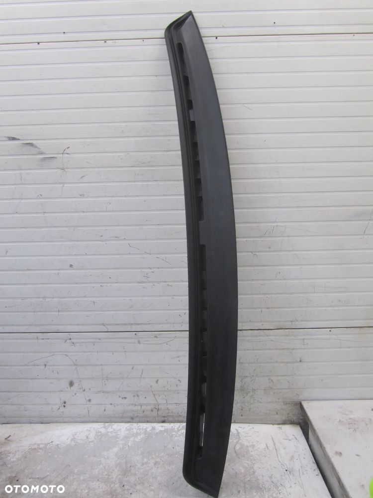 Iveco Daily 14->listwa górna wlotu powietrza 5801284558 - 1