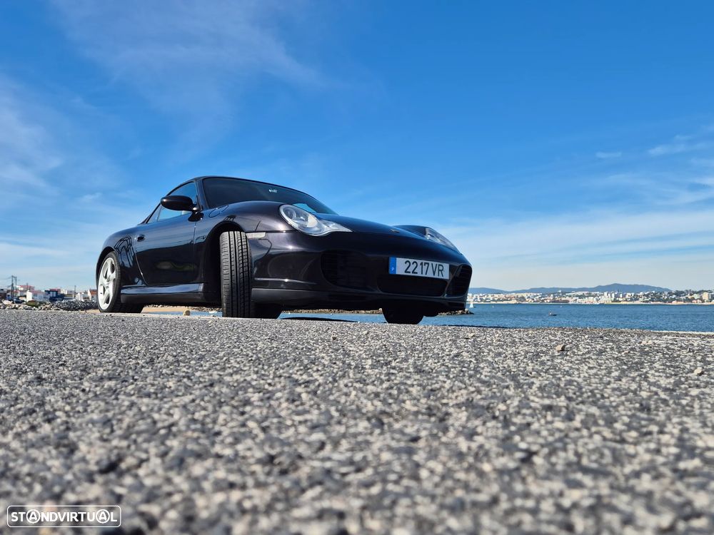 Porsche 911 (996) Carrera 4 S - 12