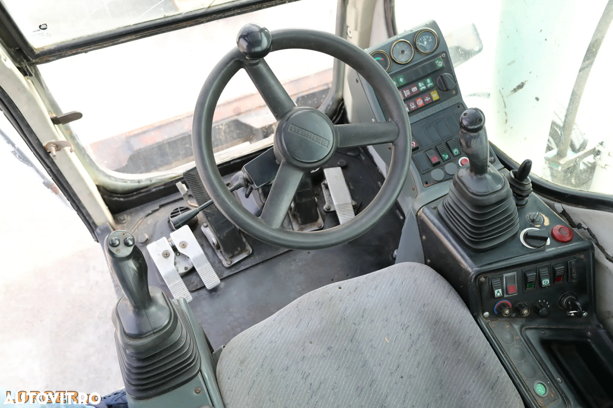 Liebherr A316 - 13
