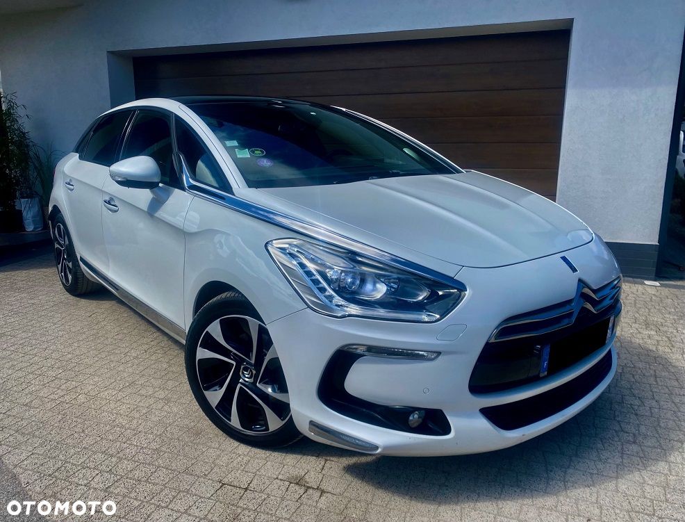 Citroën DS5 THP 155 SoChic - 17