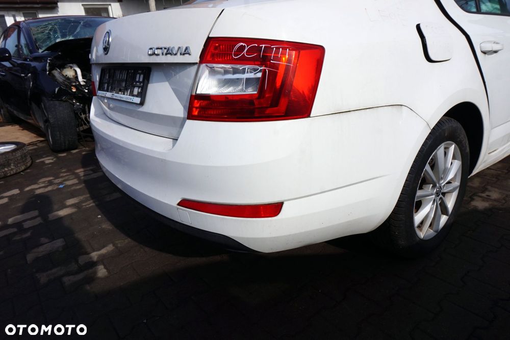 ZDERZAK TYLNY OCTAVIA III 5E3 LB LIFTBACK LF9E  BIAŁY SKODA 2012-2016 - 4