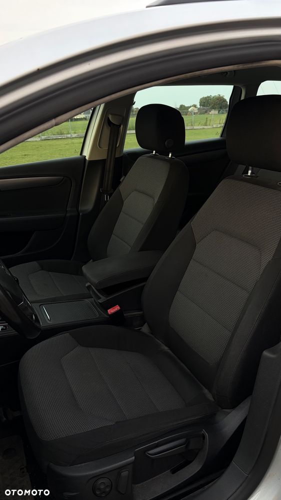 Volkswagen Passat 2.0 TDI BlueMotion Technology Comfortline - 12
