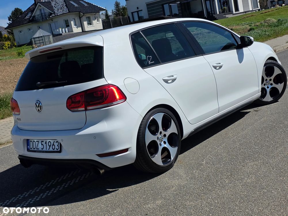 Volkswagen Golf 2.0 GTI - 2