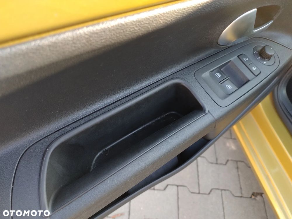 Volkswagen up! 1.0 high - 28