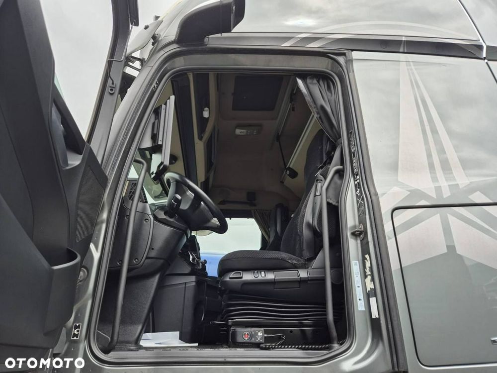 Mercedes-Benz Actros - 16