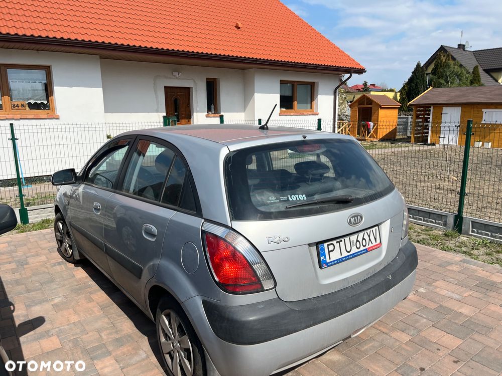 Kia Rio 1.4 Comfort - 2
