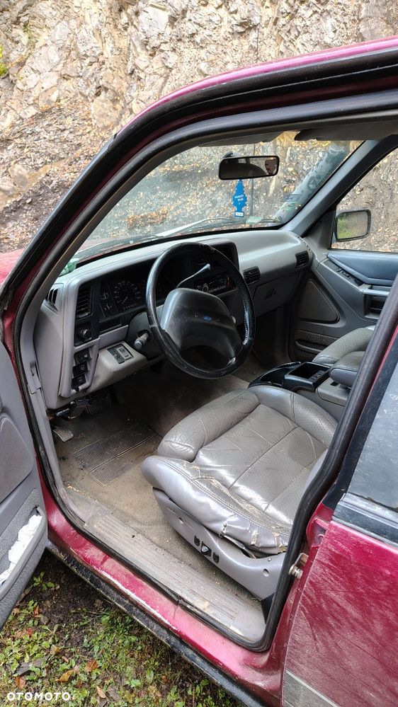 Ford Explorer - 4
