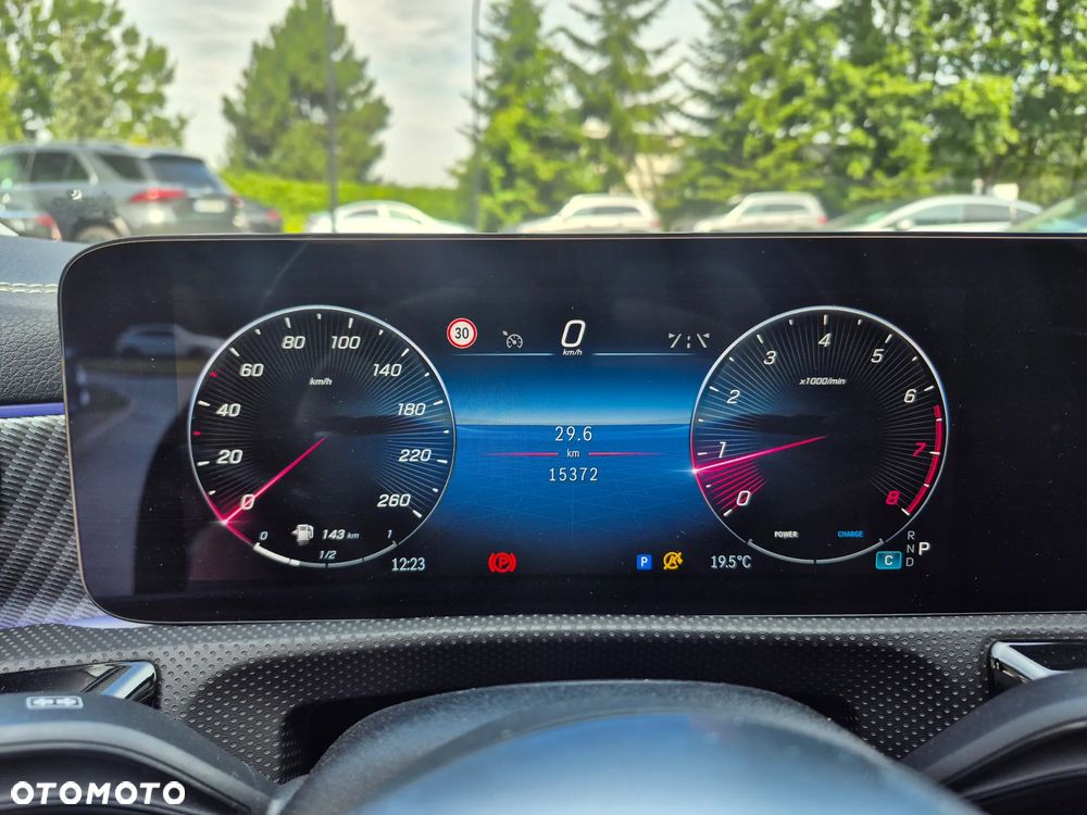 Mercedes-Benz CLA 180 7G-DCT - 17