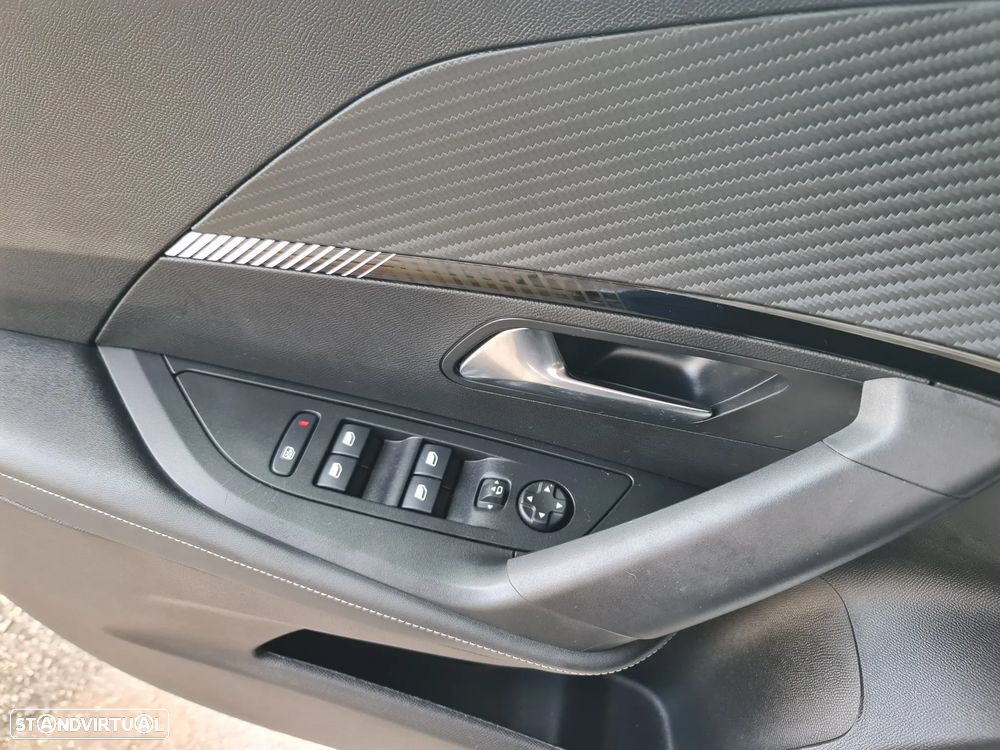Peugeot 2008 1.2 PureTech Allure Pack — fotografia 24