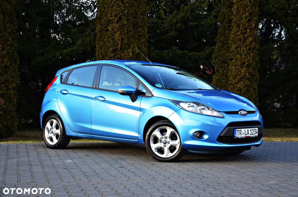 Ford Fiesta 1.25 Ghia - 10